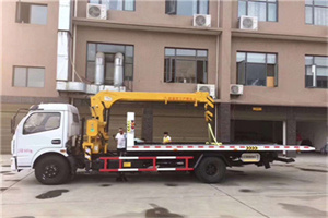 玉龙附近汽车轮胎更换